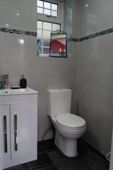 Stylish 1 Bed Apartment In Newly Refurbished Building W/ Parking & Wi-Fi Birmingham Exteriér fotografie